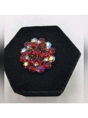 Vintage Weiss Red Rhinestone Brooch/Pin
